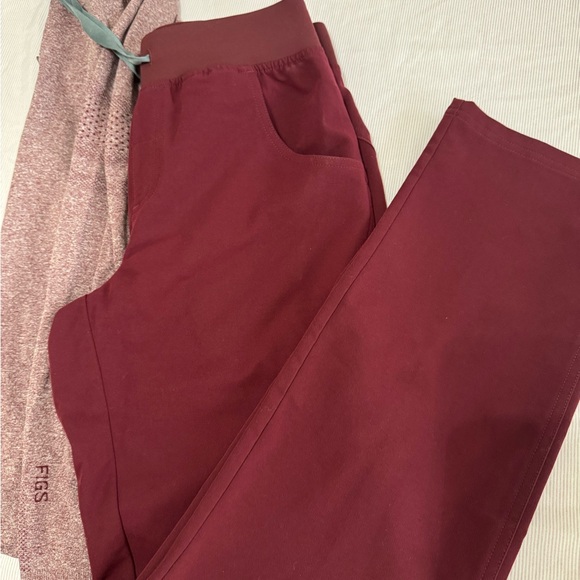 Figs Maroon Scrub Set with Pocket - Picture 2 of 6